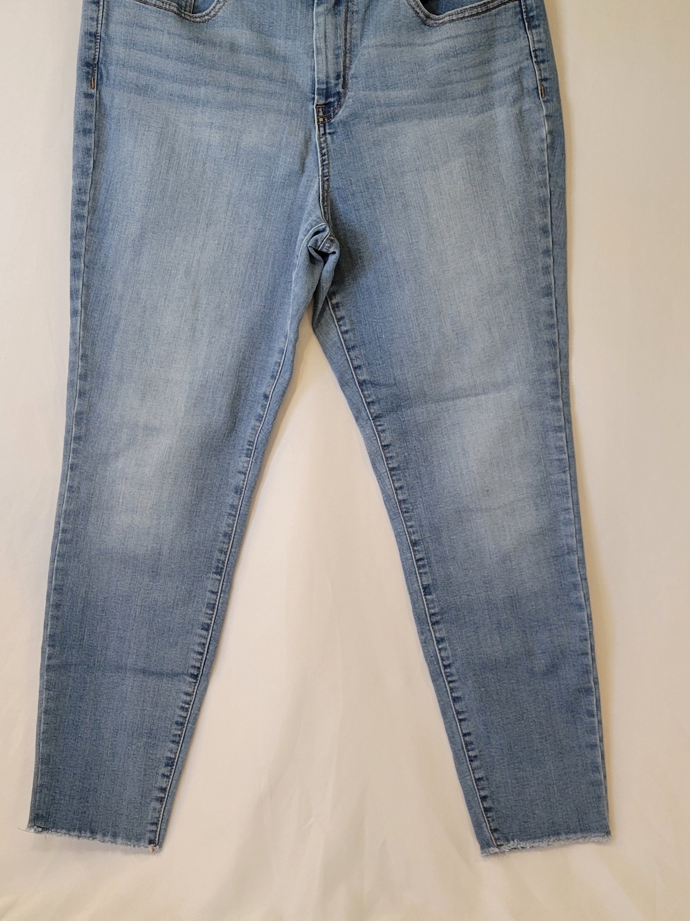 Jessica Simpson Light Blue Ankle Crop Jeans